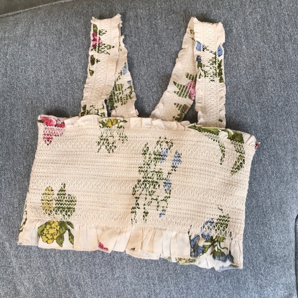 Cropped Urban Outfitters Top